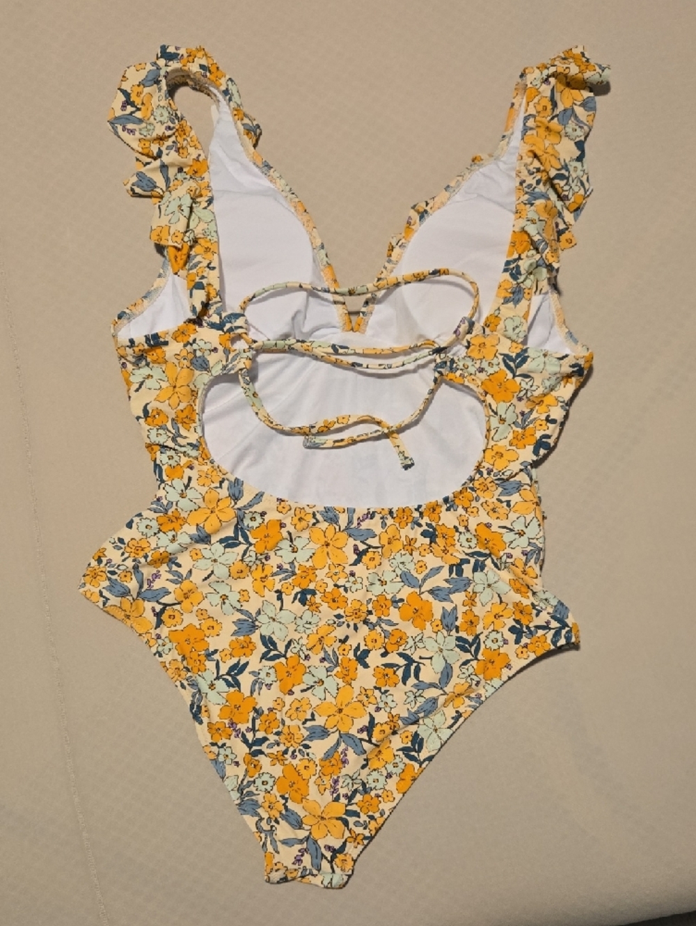 Cupshe Yellow Floral Ruffle One-Piece Swimsuit - Picture 4 of 6